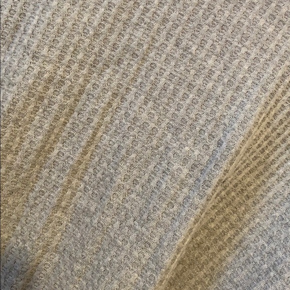 GRAY RIBBED ‘Dee Elly’ TOP!! - Picture 6 of 6